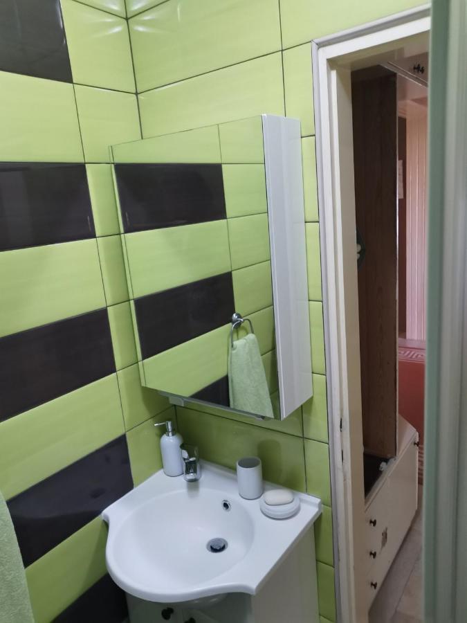 카를로바츠 Apartmant Sandra - Big Terace And Free Parking 아파트 외부 사진